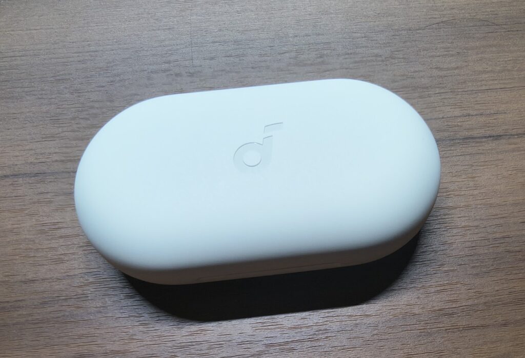 Soundcore V20i ホワイトの充電ケース